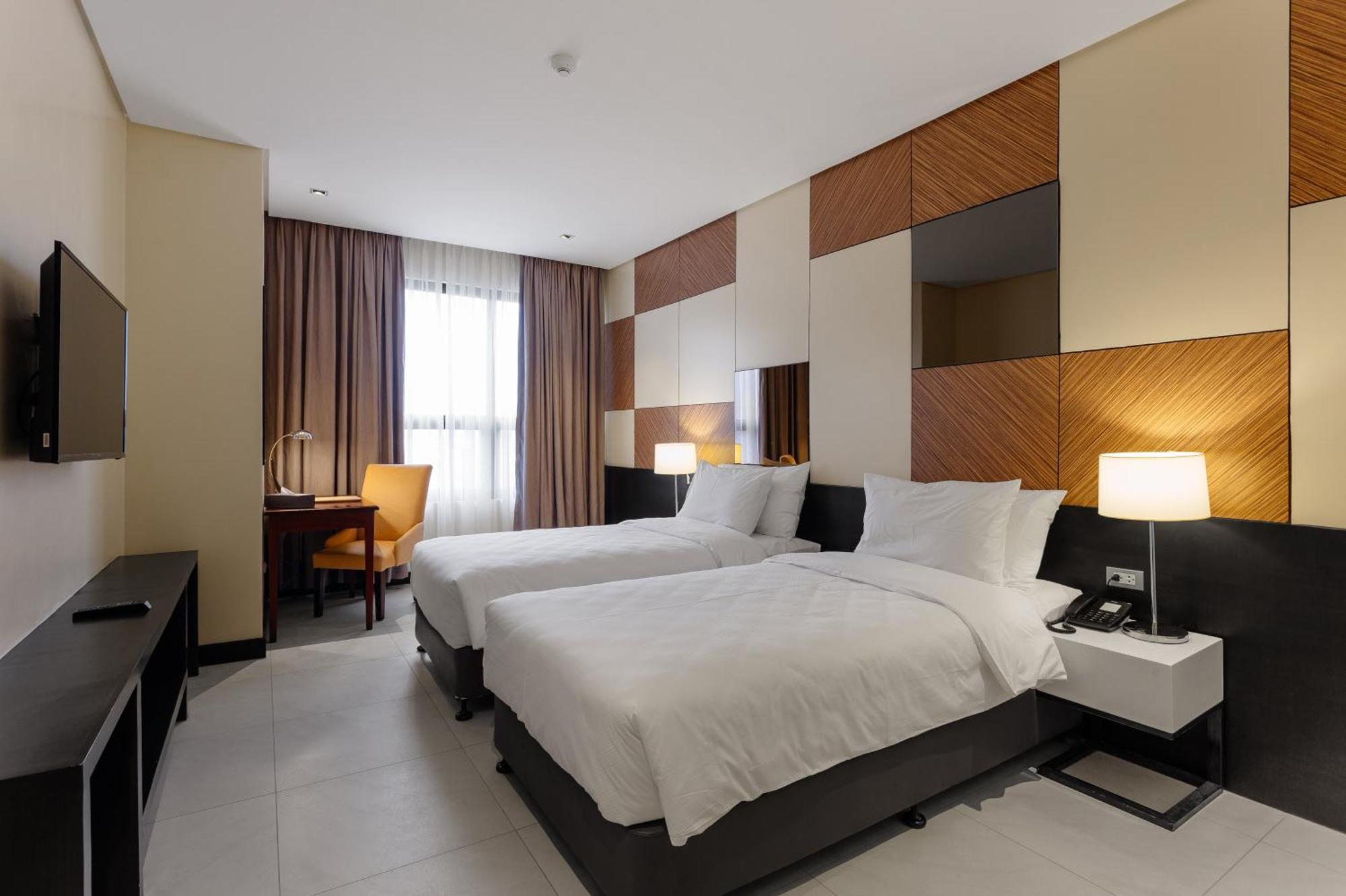Summit Hotel Tacloban Bagian luar foto