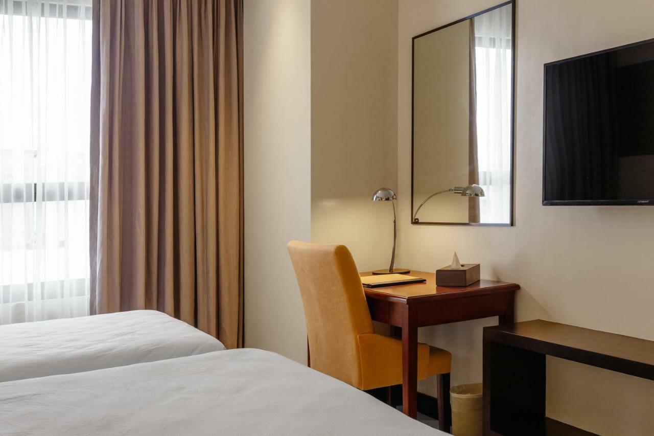Summit Hotel Tacloban Bagian luar foto