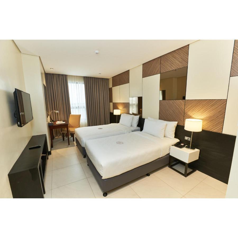 Summit Hotel Tacloban Bagian luar foto