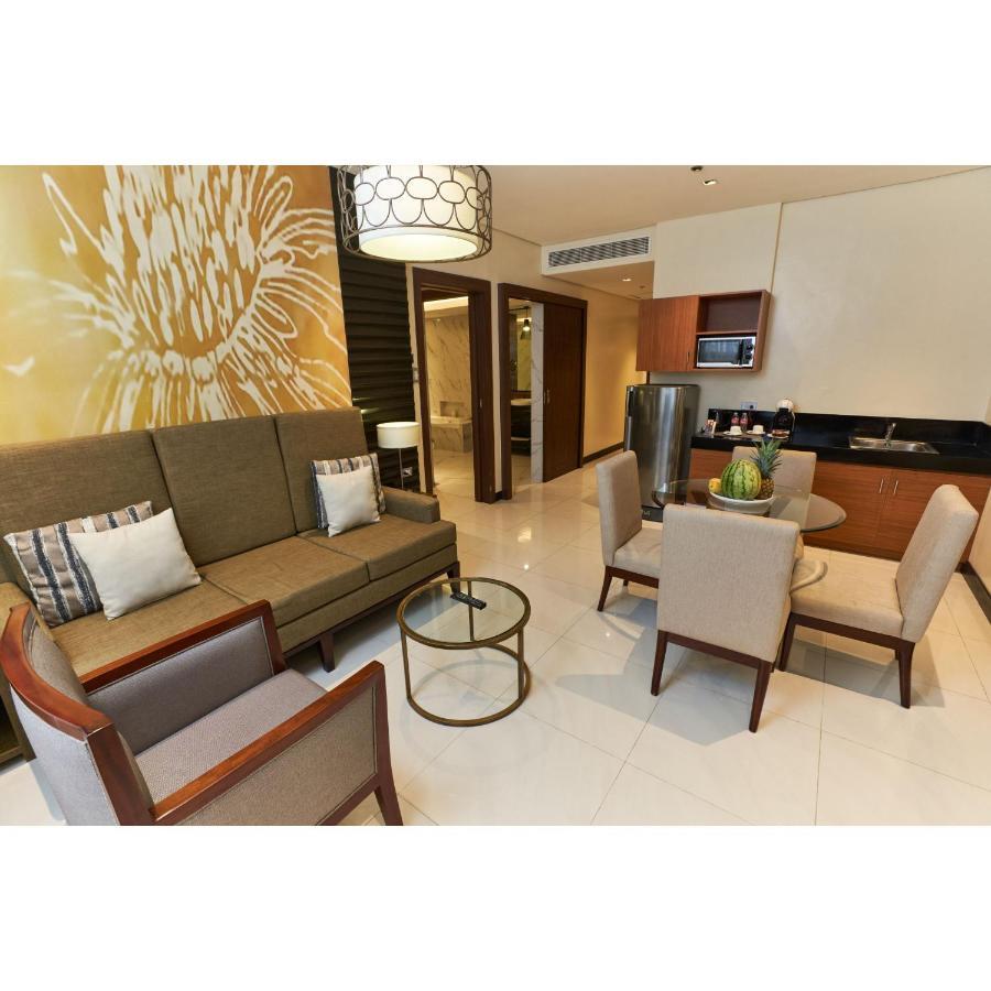 Summit Hotel Tacloban Bagian luar foto