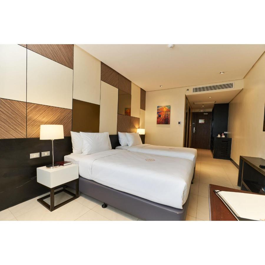 Summit Hotel Tacloban Bagian luar foto