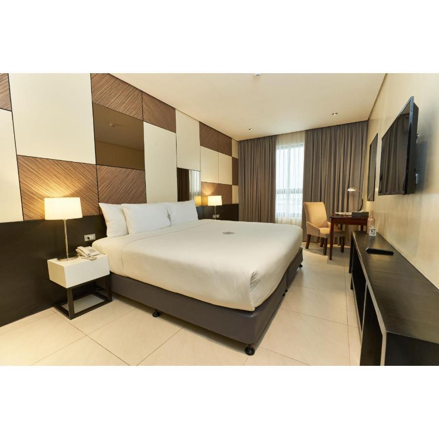 Summit Hotel Tacloban Bagian luar foto